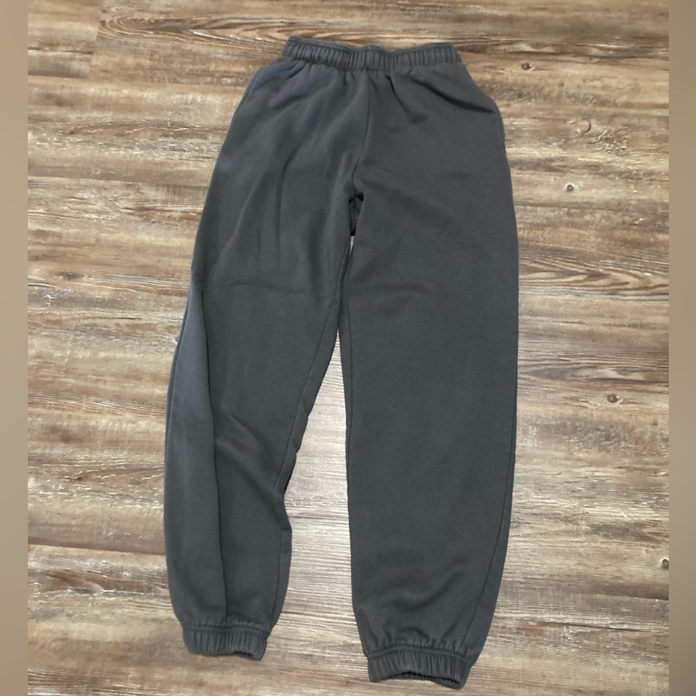 I’m selling grey sweatpants from dicks sporting goods, adjustable waist inside